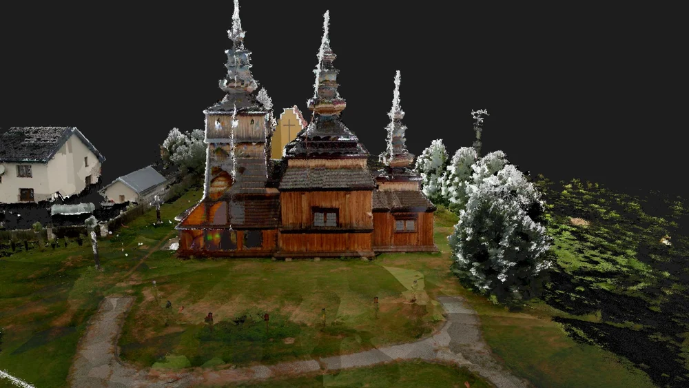 Registro tridimensional de igreja histórica e vegetação — aplicação publicada pela GeoSun, contexto da tecnologia sem identificação do modelo deste item