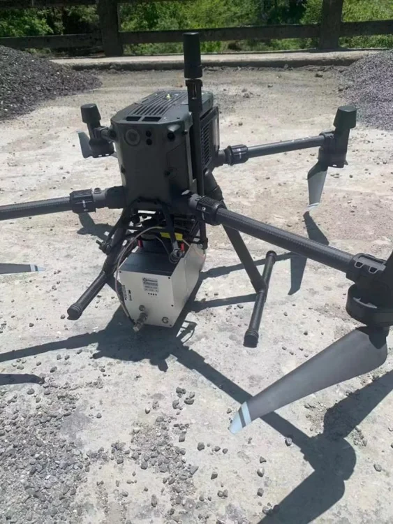 Drone equipado com LiDAR preparado em campo para levantamento — aplicação publicada pela GeoSun, contexto da tecnologia sem identificação do modelo deste item Drone equipado com LiDAR preparado em campo para levantamento — aplicação publicada pela GeoSun, contexto da tecnologia sem identificação do modelo deste item